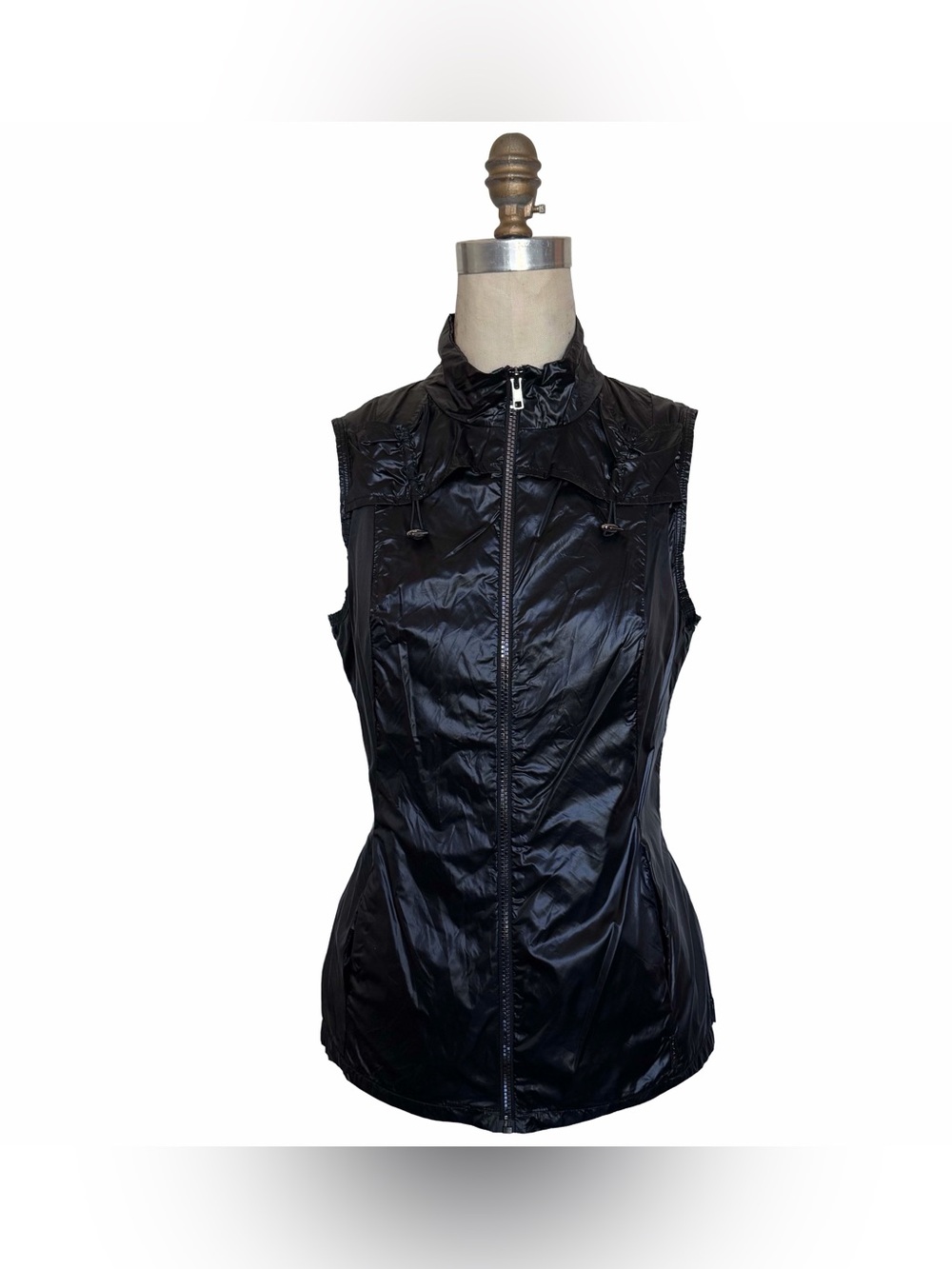 Sleek Black Lightweight Zip-Front Vest